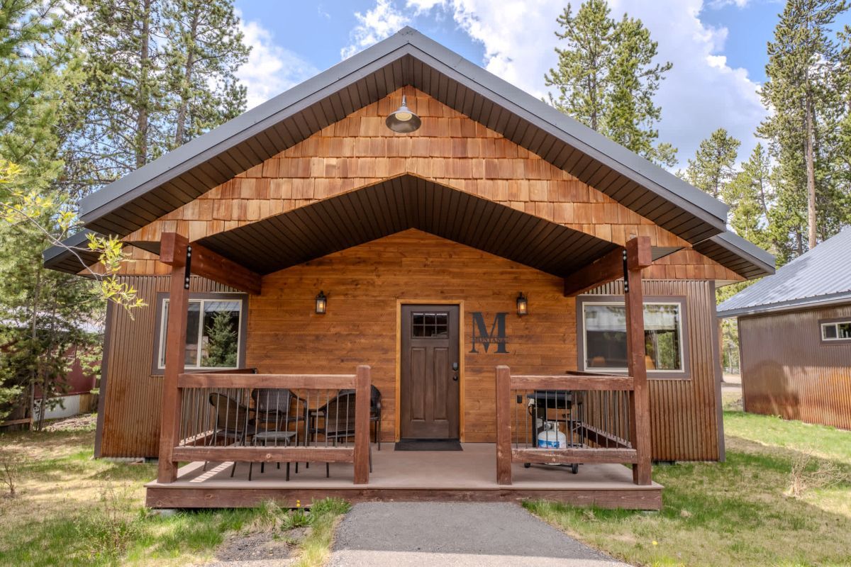 West Yellowstone cabin - ROAM Property Management